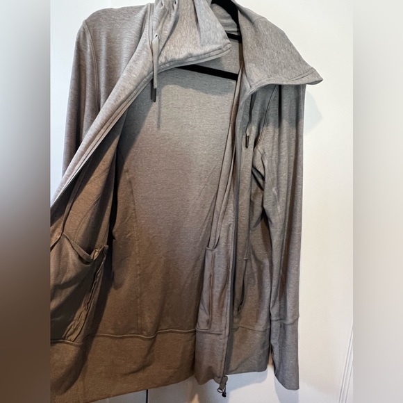 Lululemon Zip Up - Picture 3 of 4